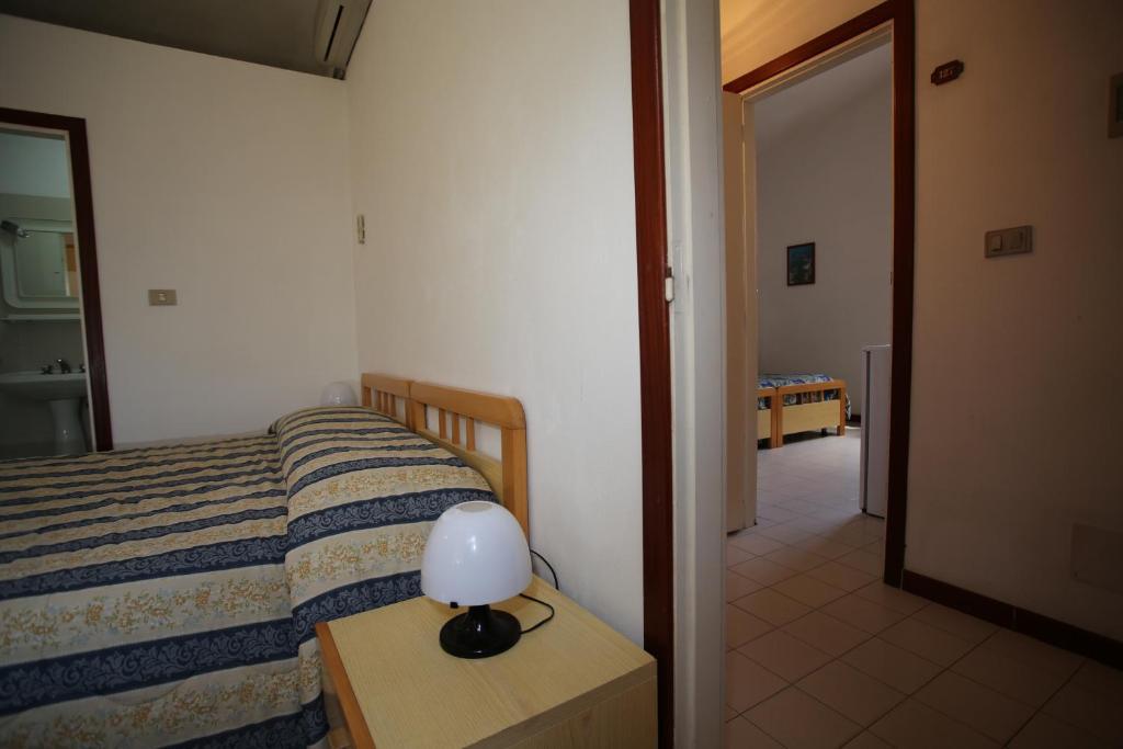 Hotel Club Poseidon Сталетті Номер фото